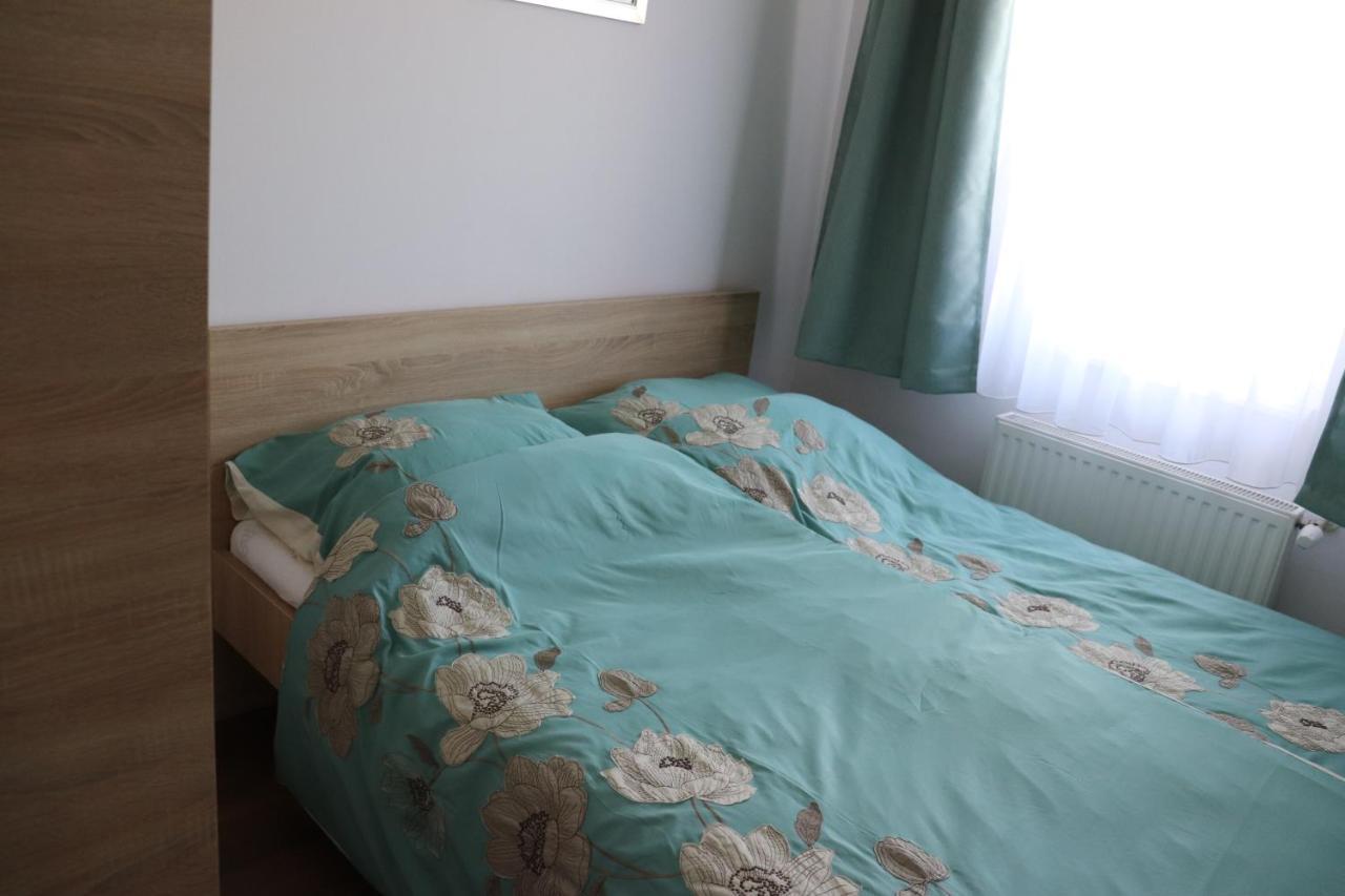 Liget Apartmanhaz Kehidakustány Εξωτερικό φωτογραφία