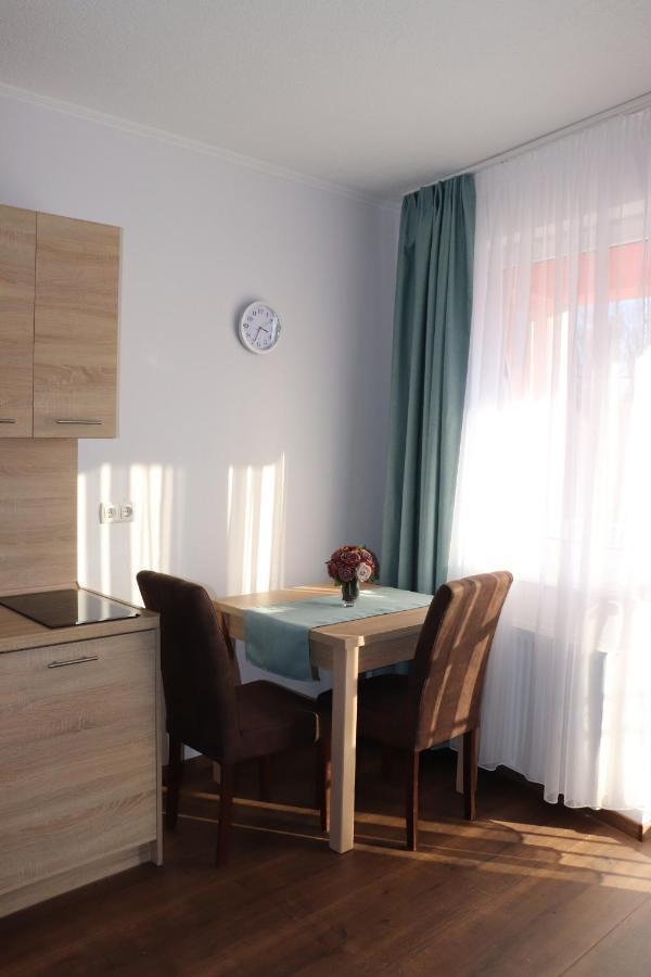 Liget Apartmanhaz Kehidakustány Εξωτερικό φωτογραφία