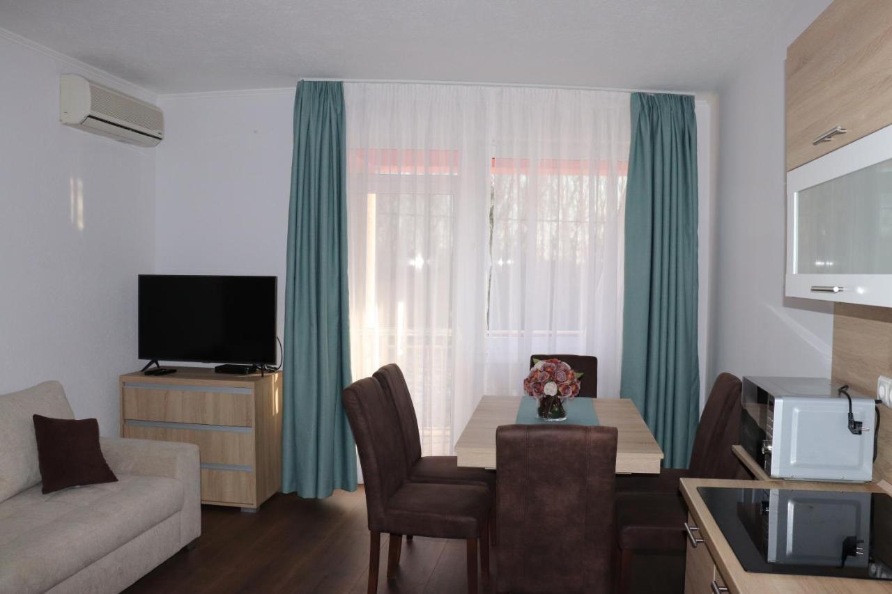 Liget Apartmanhaz Kehidakustány Εξωτερικό φωτογραφία
