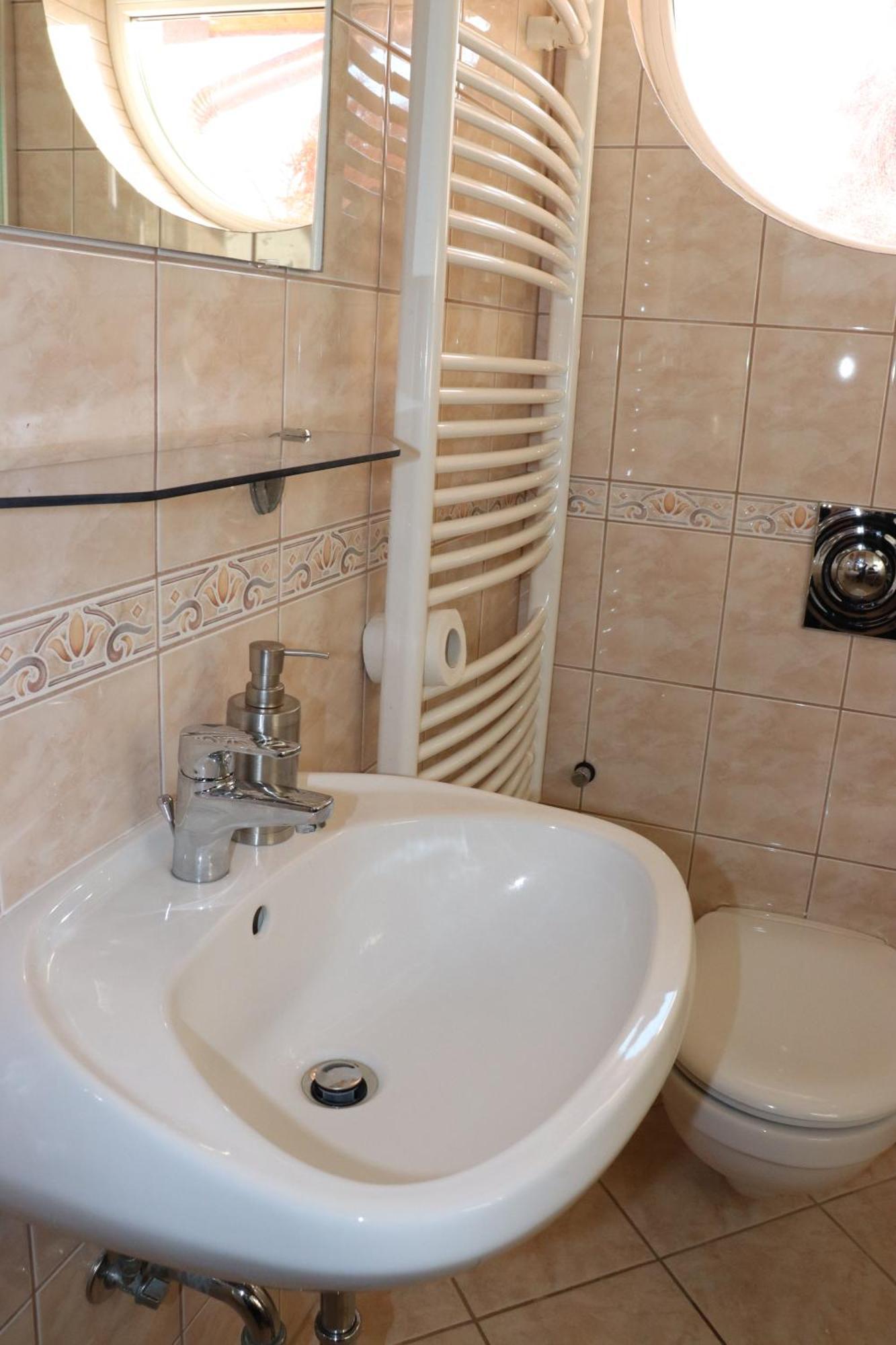 Liget Apartmanhaz Kehidakustány Εξωτερικό φωτογραφία